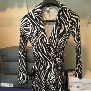 Diane Von Furstenburg Zebra Wrap Dress Sz 4